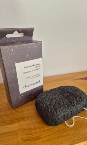 Éponge Konjac au charbon de bambou